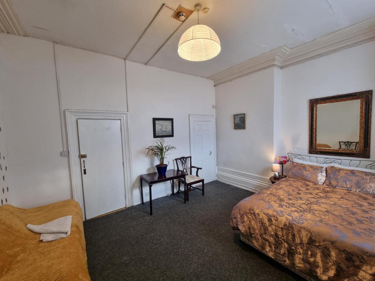 Large Flat Next To Port, Cliffs, Beach With Parking Dover Bagian luar foto