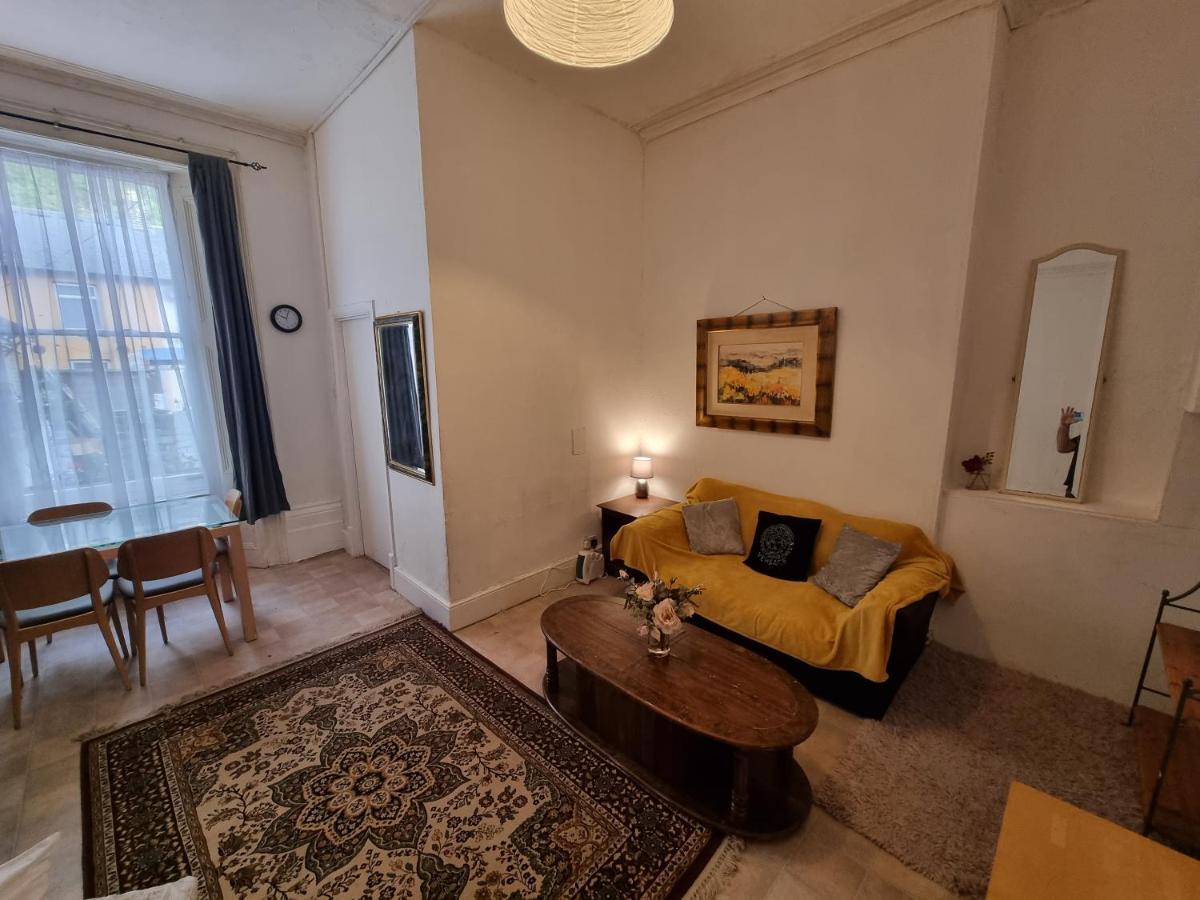 Large Flat Next To Port, Cliffs, Beach With Parking Dover Bagian luar foto
