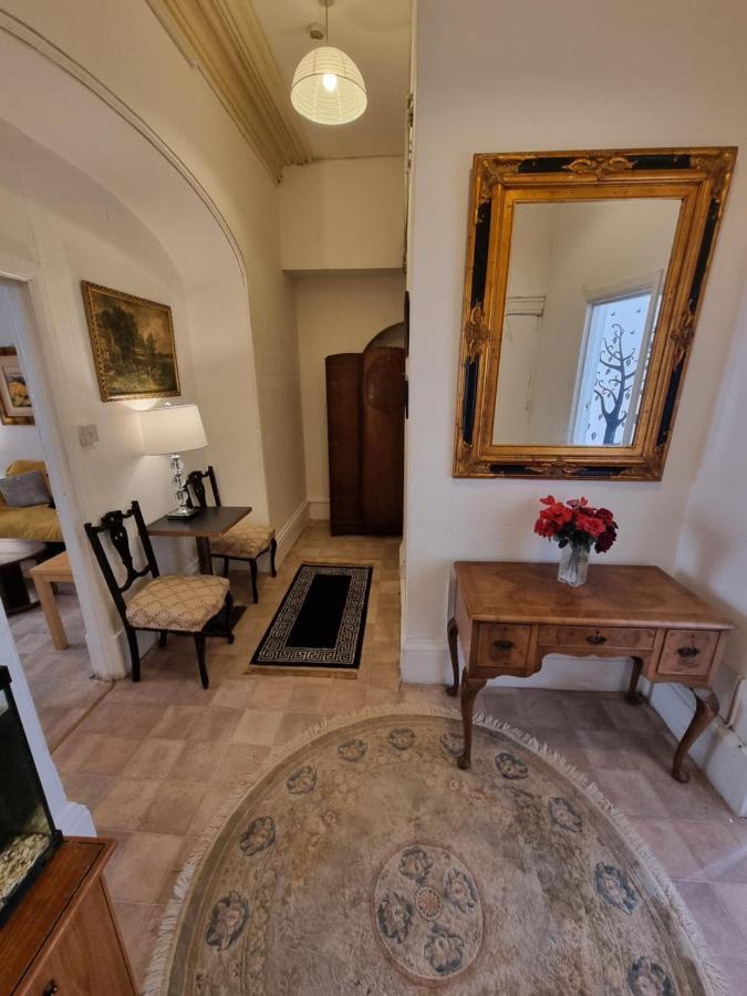 Large Flat Next To Port, Cliffs, Beach With Parking Dover Bagian luar foto
